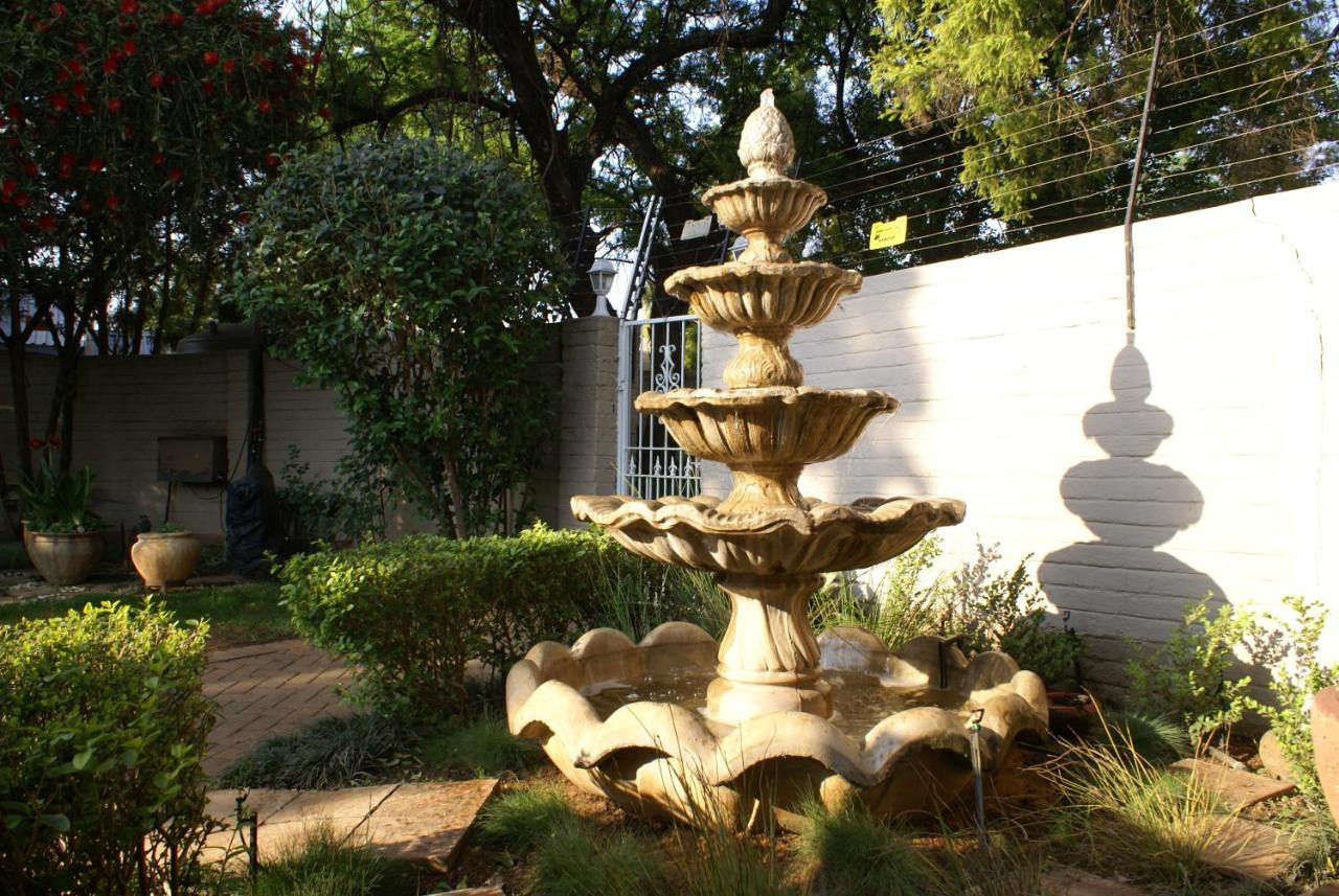 Flutterby Guesthouse Potchefstroom Exterior photo